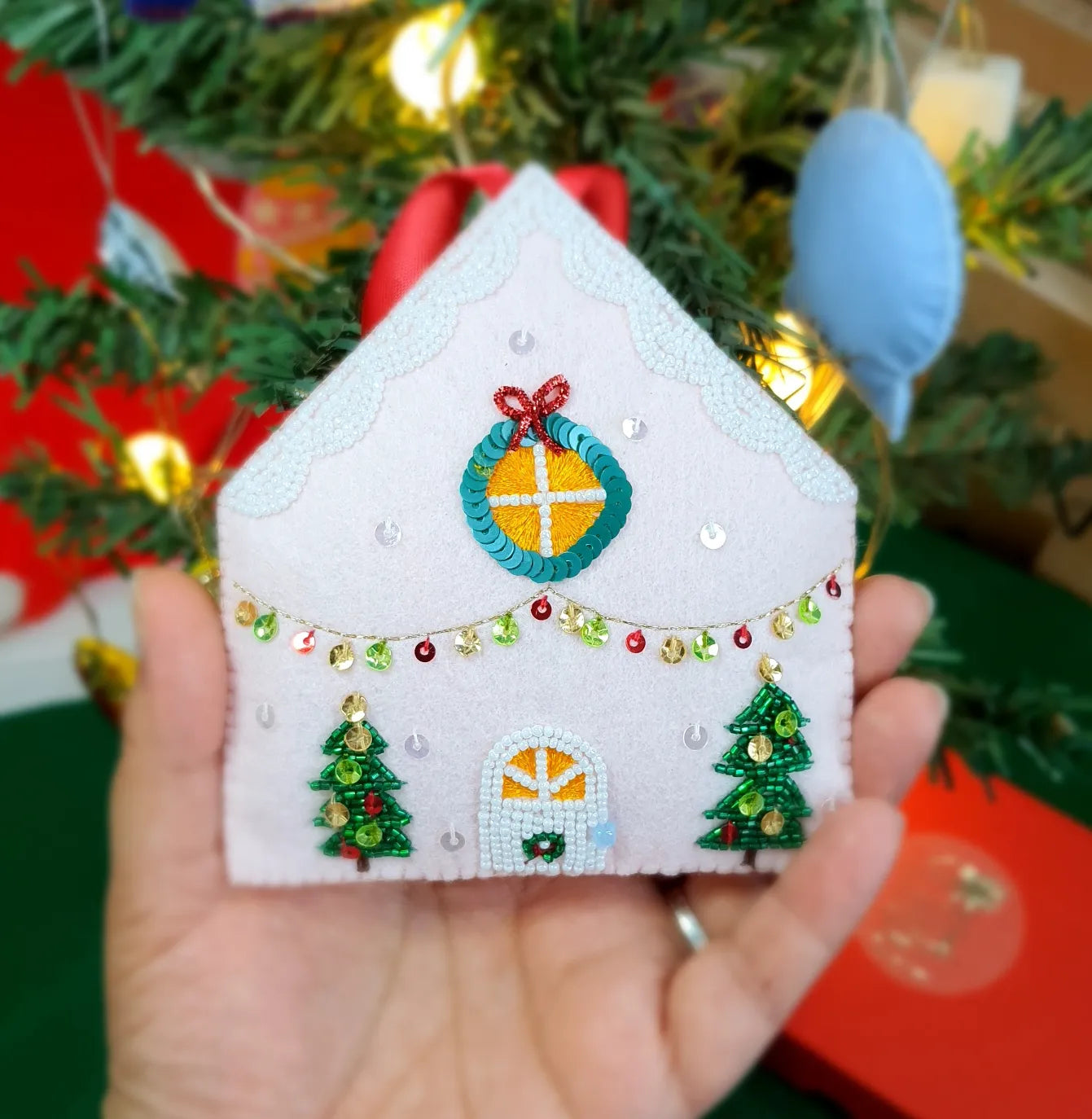 BARBIE'S CHRISTMAS COTTAGE