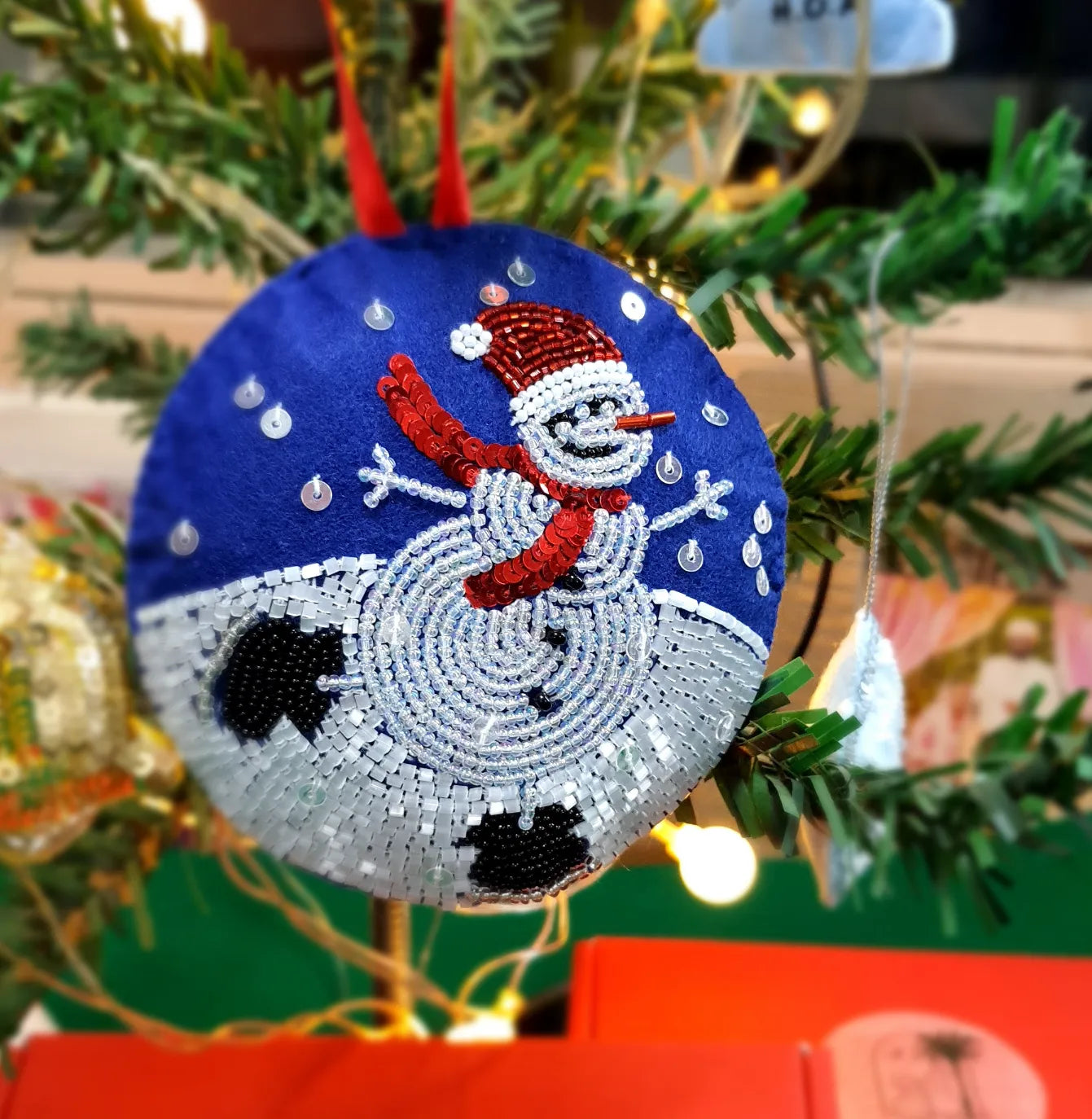 SKATING SNOWMAN