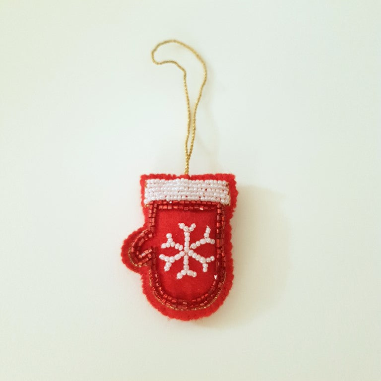 RED MITTEN
