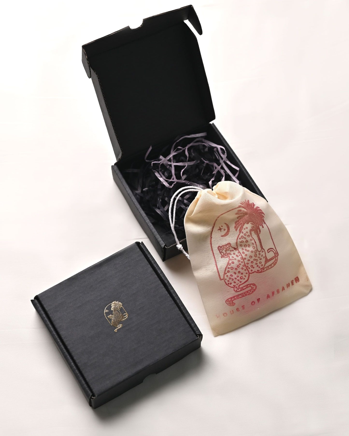 FISHY LOVE (DOLPHINS WITH PINK HEART)