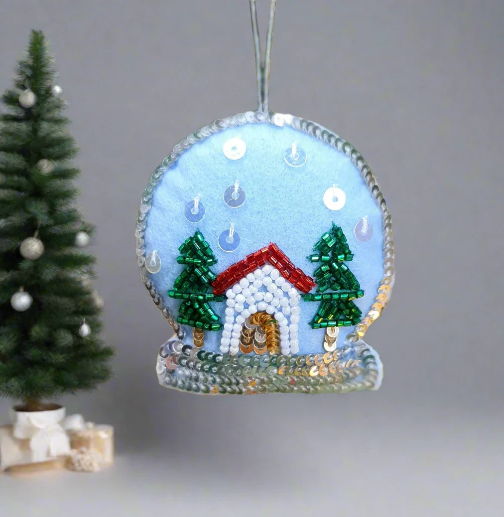 MAGICAL SNOW-GLOBE