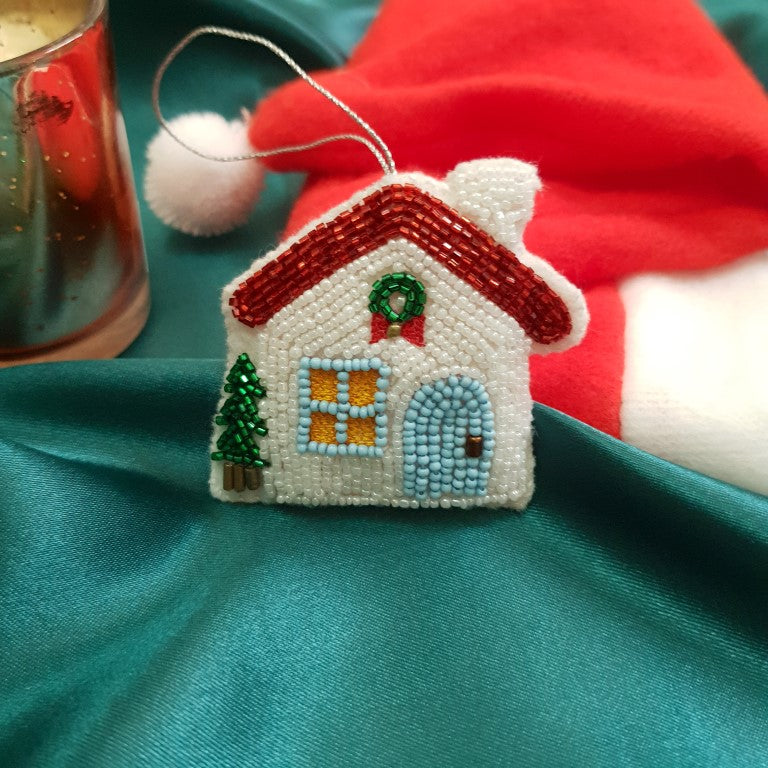 CHRISTMAS COTTAGE